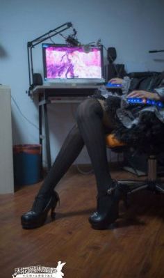 亚洲欧洲自拍拍偷小说_720天堂在线