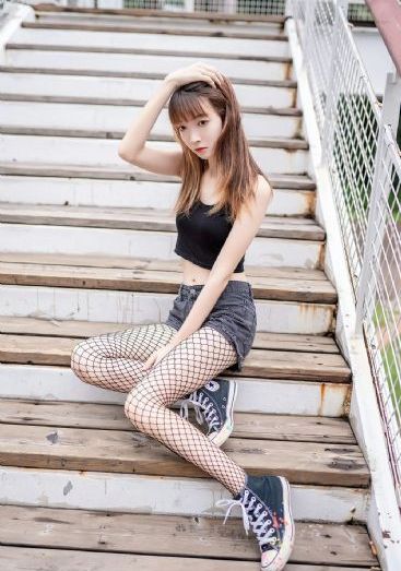亚洲欧美制服丝袜精品久久_超清免费播放